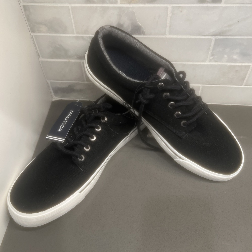 NEW-Nautica~size 12~Men's Canvas Shoes Black/White Lace Up COZZA